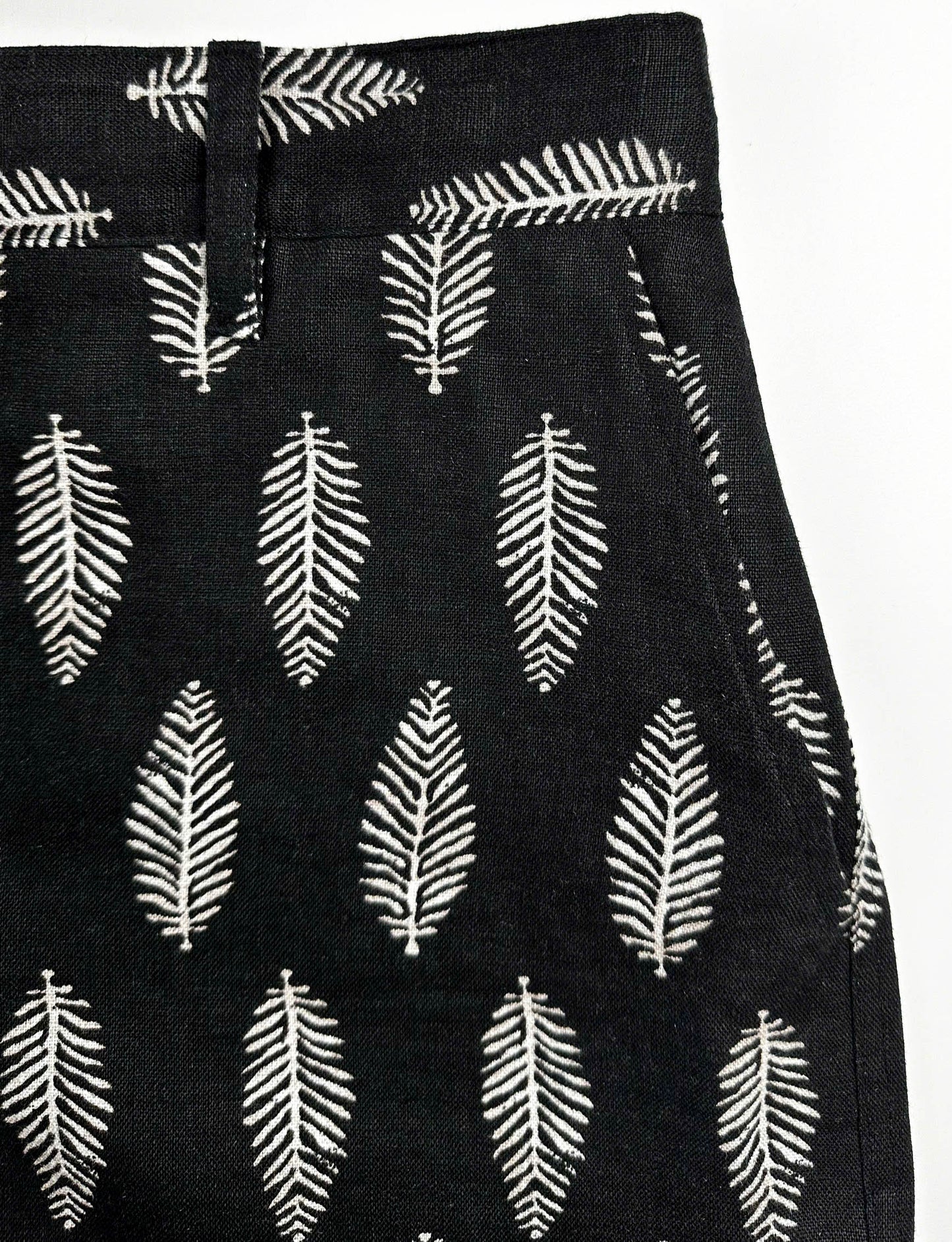100% Linen Riviera Short - Silver Fern