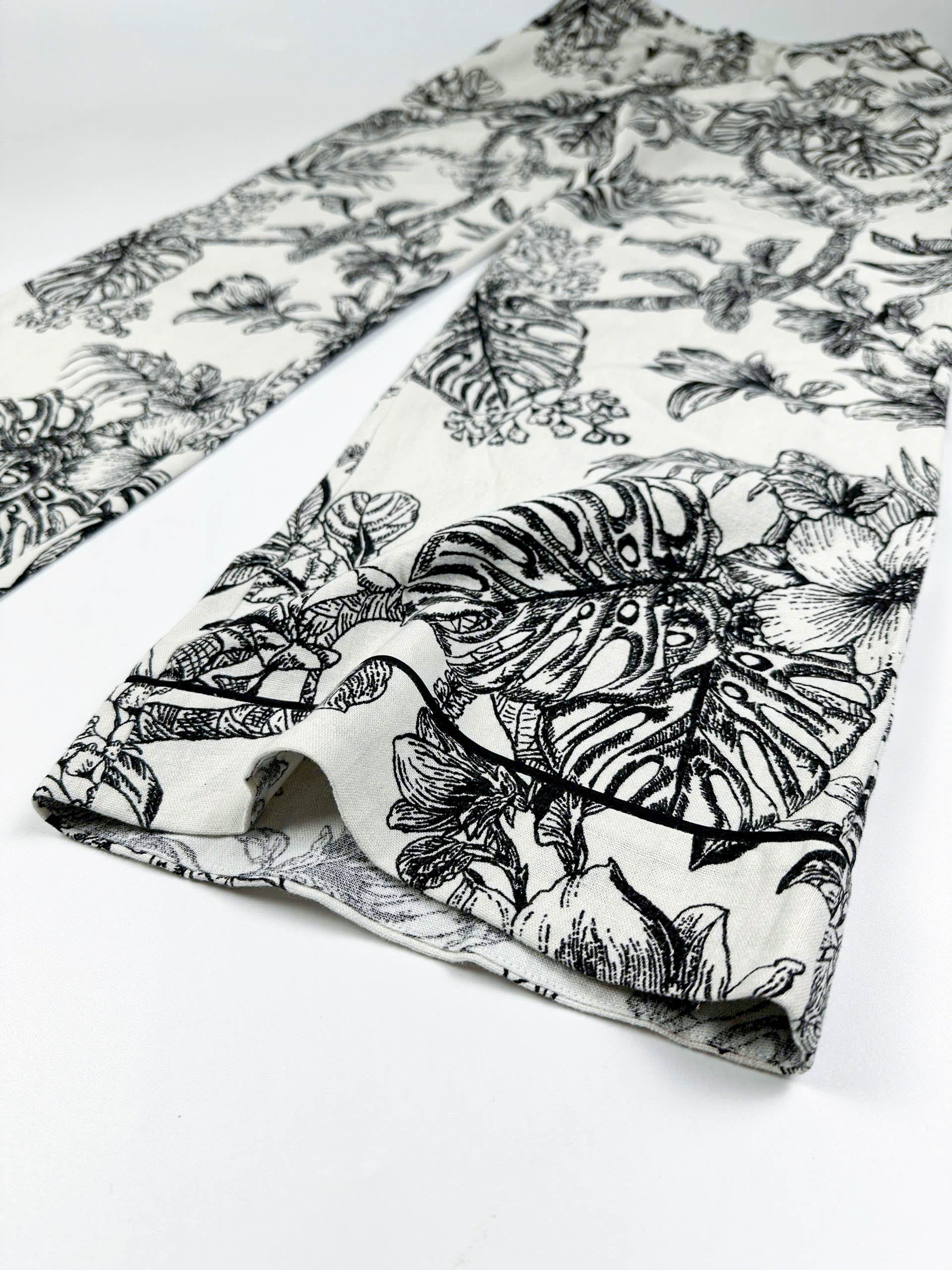 Saigon Concepts women's botanical print pyjama pants with elastic waist and side pockets - leg seam detail