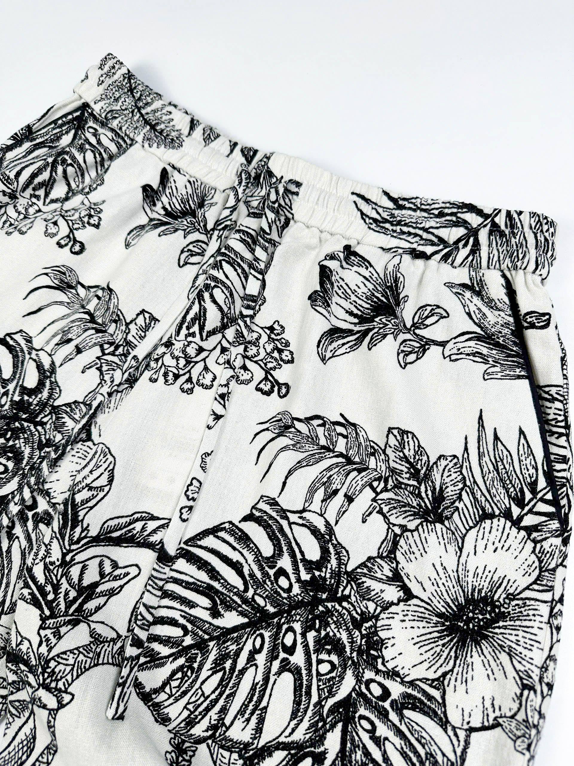 Saigon Concepts women's botanical print pyjama pants with elastic waist and side pockets - waistband detail