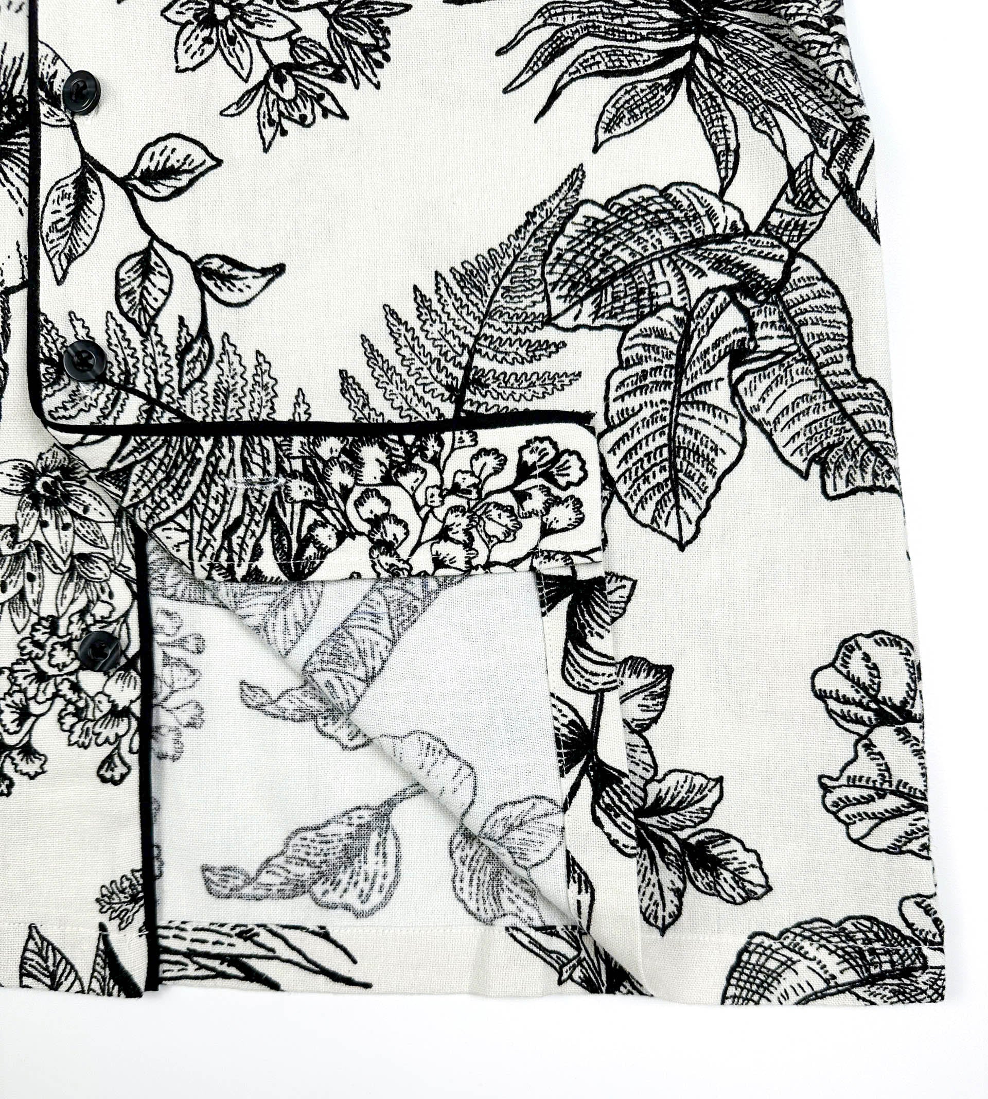 Saigon Concepts Short sleeve cotton-linen pyjama top with botanical print and button front - seam detail view