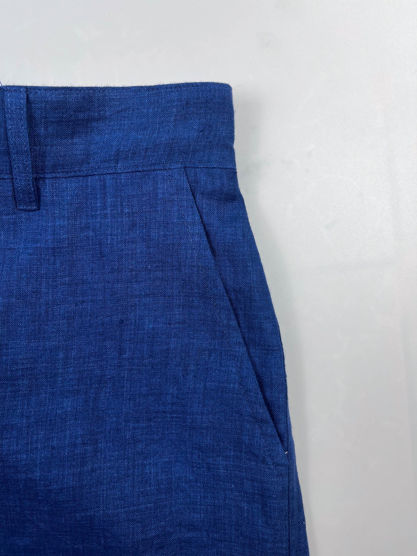 Saigon Concepts Mid Blue Riviera Linen Shorts - side pocket front view detail