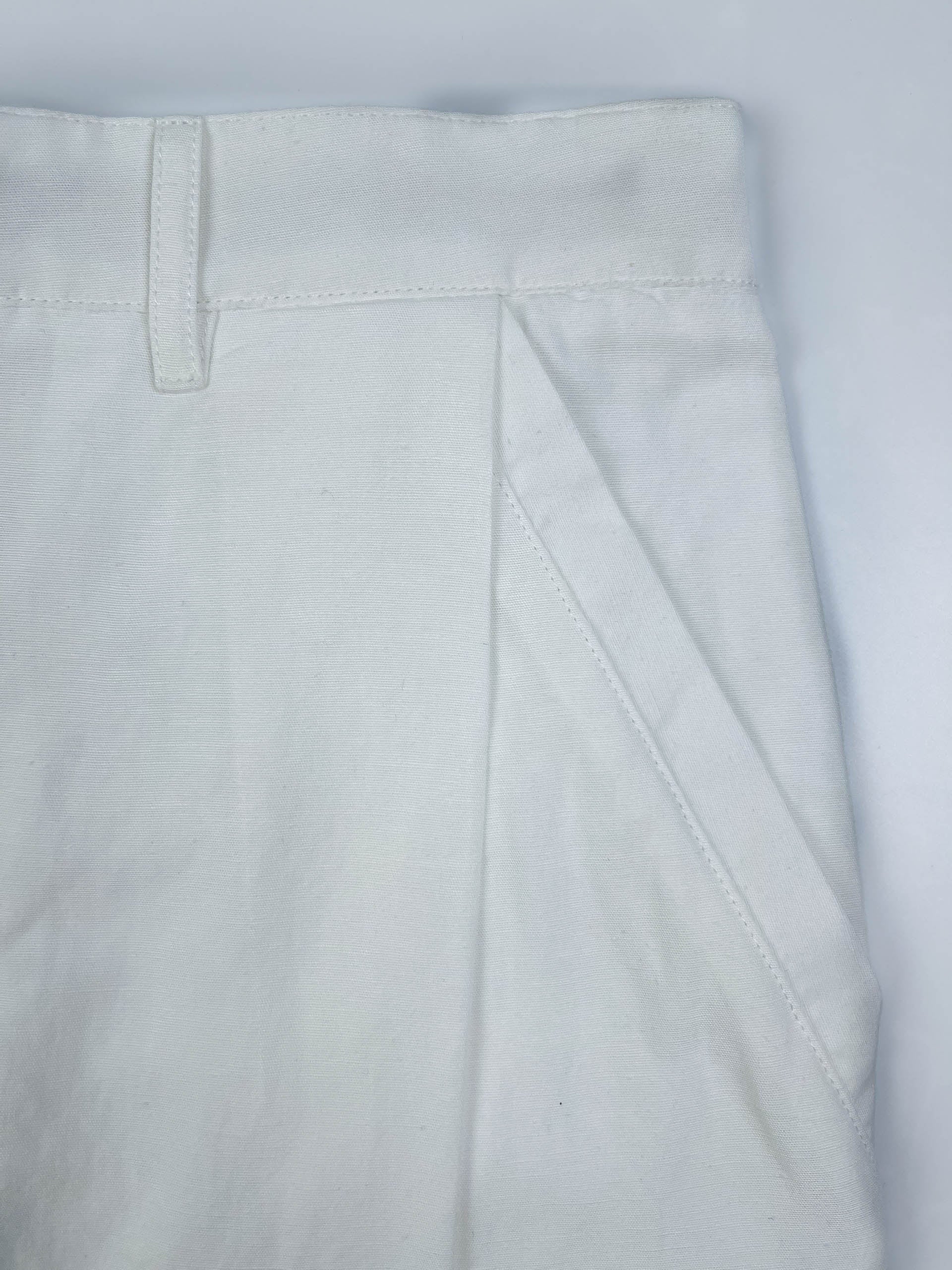 Saigon Concepts White Linen Cotton pants front pocket and pleat detail view