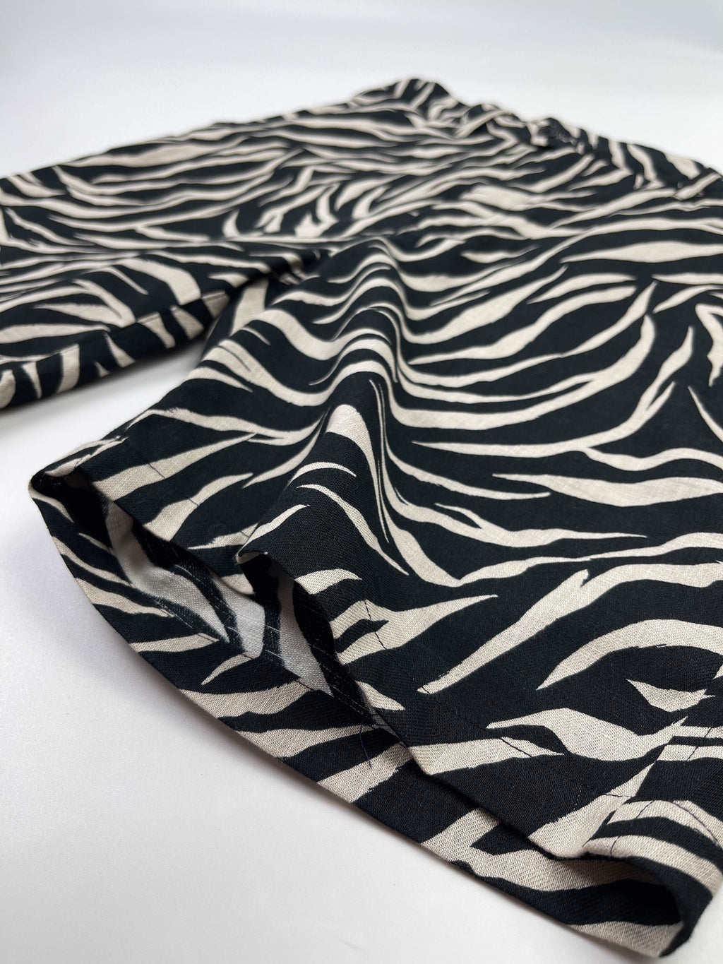 Zebra Stripes - Linen/Cotton Riviera Shorts