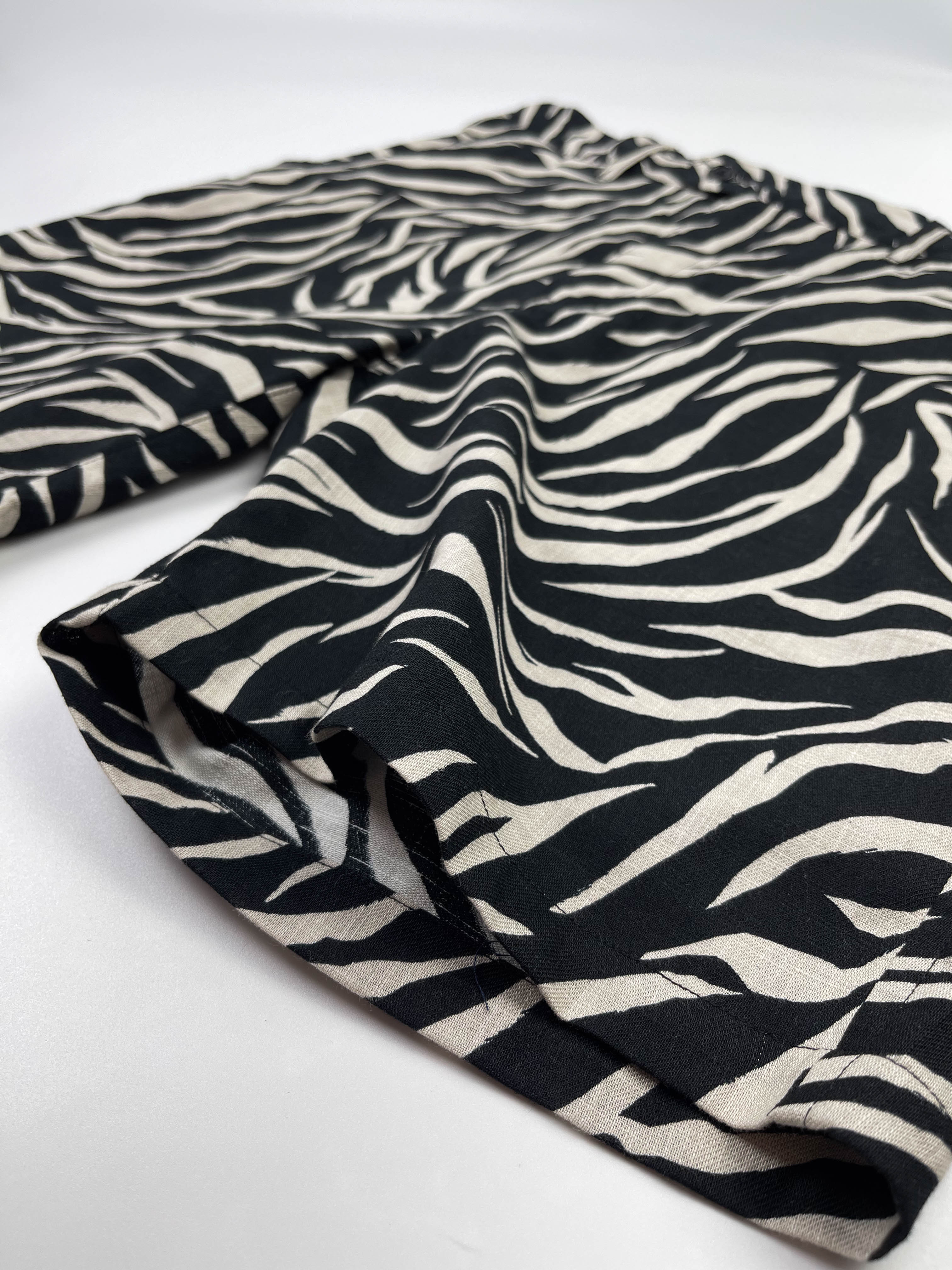 Zebra Stripes - Linen/Cotton Riviera Shorts